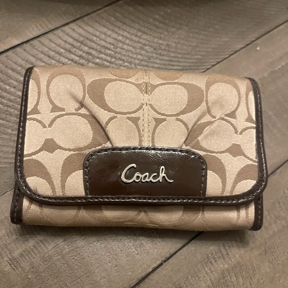 Coach Handbag and matching Wallet - Picture 2 of 4